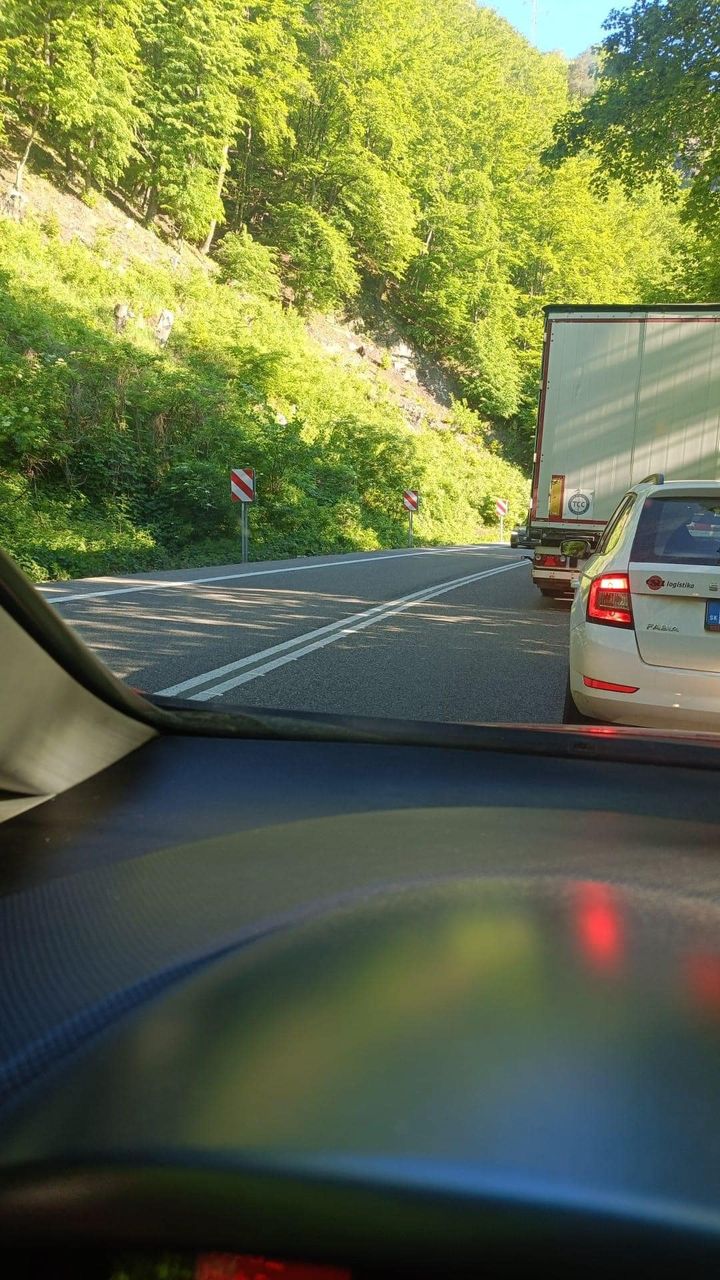 Obrázok k článku Výrazné zdržanie na ceste: Obojsmerne pomalý pohyb bez nehody