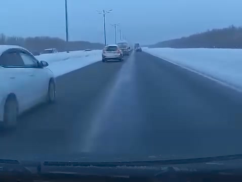 Obrázok k článku Ako reagovať na agresívnych vodičov na ceste I/18 medzi Strečnom a Dubnou skalou: Bezpečnosť nad rýchlosť
