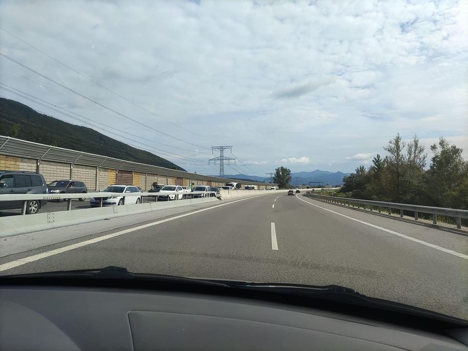 Obrázok k článku 13:35

Kolóna pred zjazdom z D1