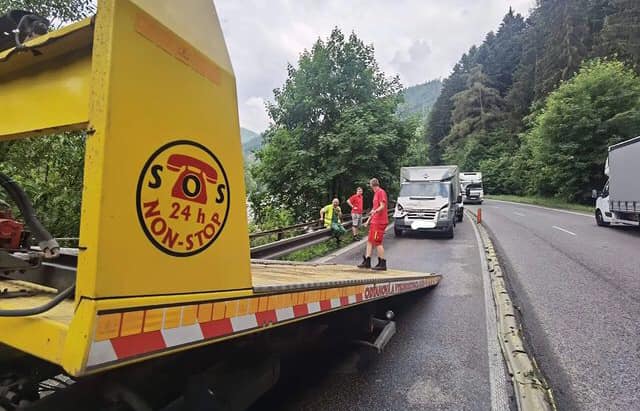 Obrázok k článku  Dnešný “ťukes” dvoch dodávok